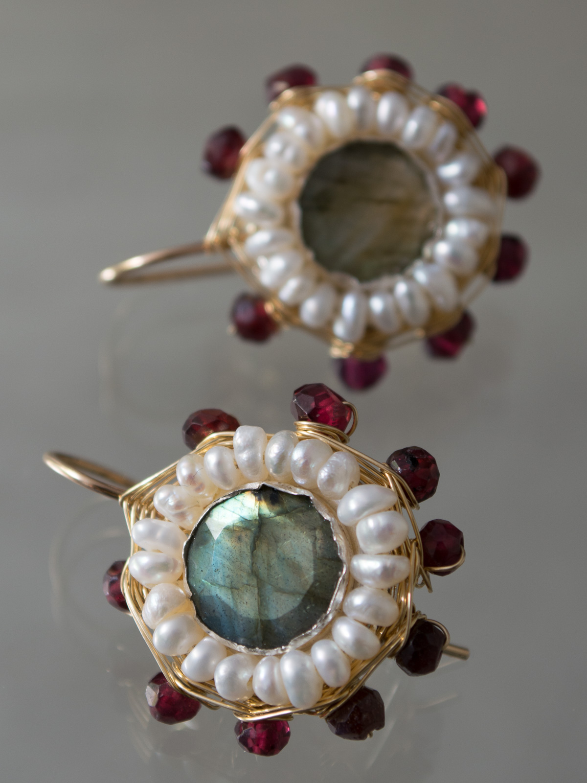 earrings Mandala garnet and labradorite